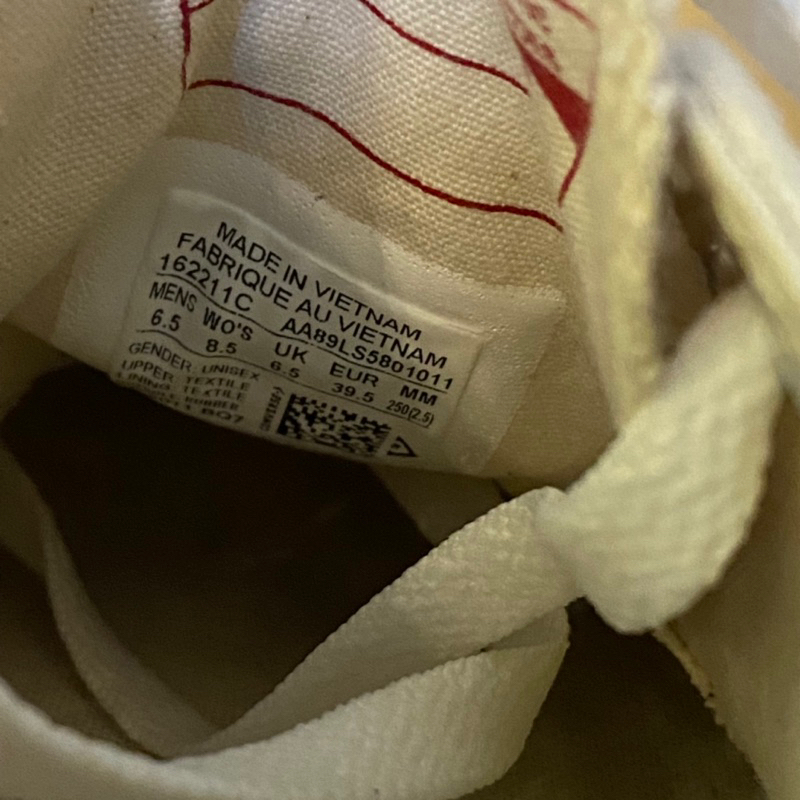 Giày chính hãng đã qua sử dụng