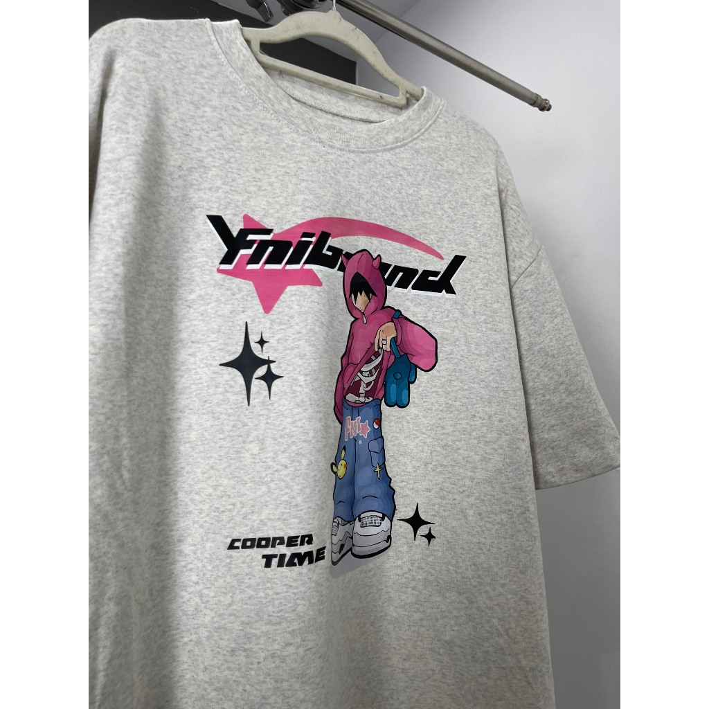 ÁO PHÔNG XÁM TIÊU HÌNH CHÀNG TRAI ÁO HỒNG A635