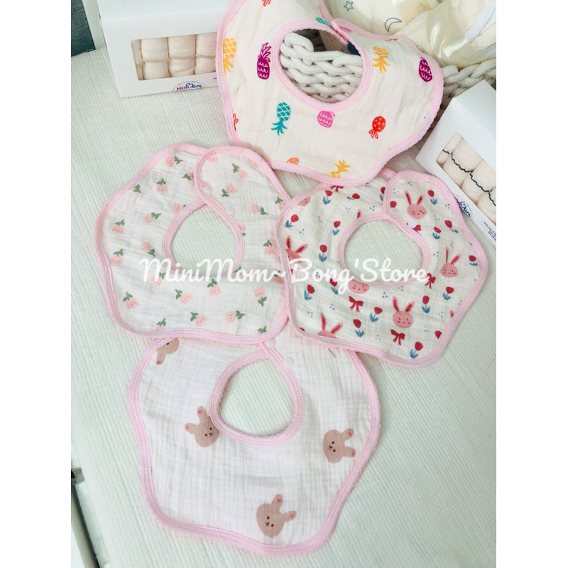 Yếm Chữ U Xô Muslin 6 lớp MiniMom hoạ tiết đáng yêu cho bé