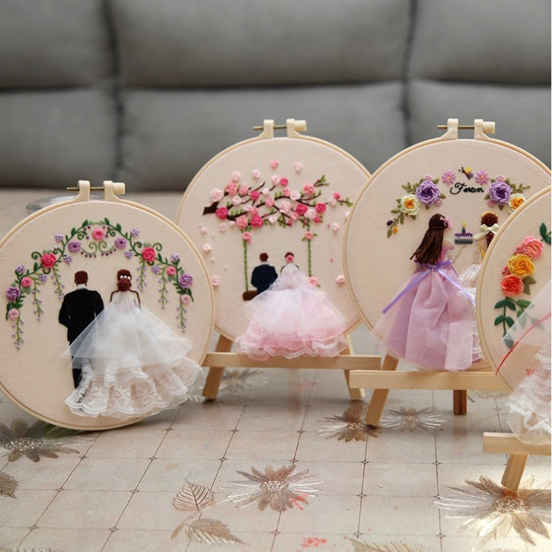 Quà Tặng Lễ Cưới Tranh Thêu 3D Váy cô Dâu Chú Rễ Thủ Công Mang Đầy Ý nghĩa, Độc Đáo.Kèm bộ phụ kiện( Hàng, Giá Tận Xưởng