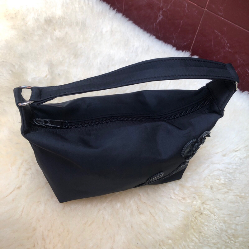 Túi chuẩn si. Túi qua sử dụng. Khách vui lòng xem hình nếu muốn biết thêm thông tin sản phẩm mời khách vô chat . Thanks.