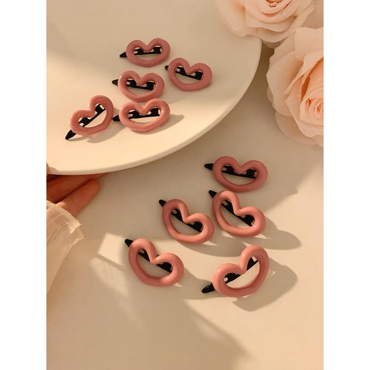 Kẹp tóc mái hình trái tim màu hồng pastel dễ thương iLita cặp bấm mái nữ đẹp vintage Hàn Quốc màu trơn hottrend 2023