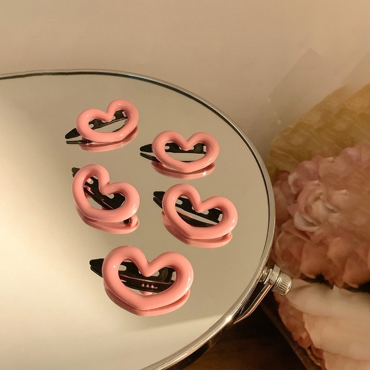 Kẹp tóc mái hình trái tim màu hồng pastel dễ thương iLita cặp bấm mái nữ đẹp vintage Hàn Quốc màu trơn hottrend 2023