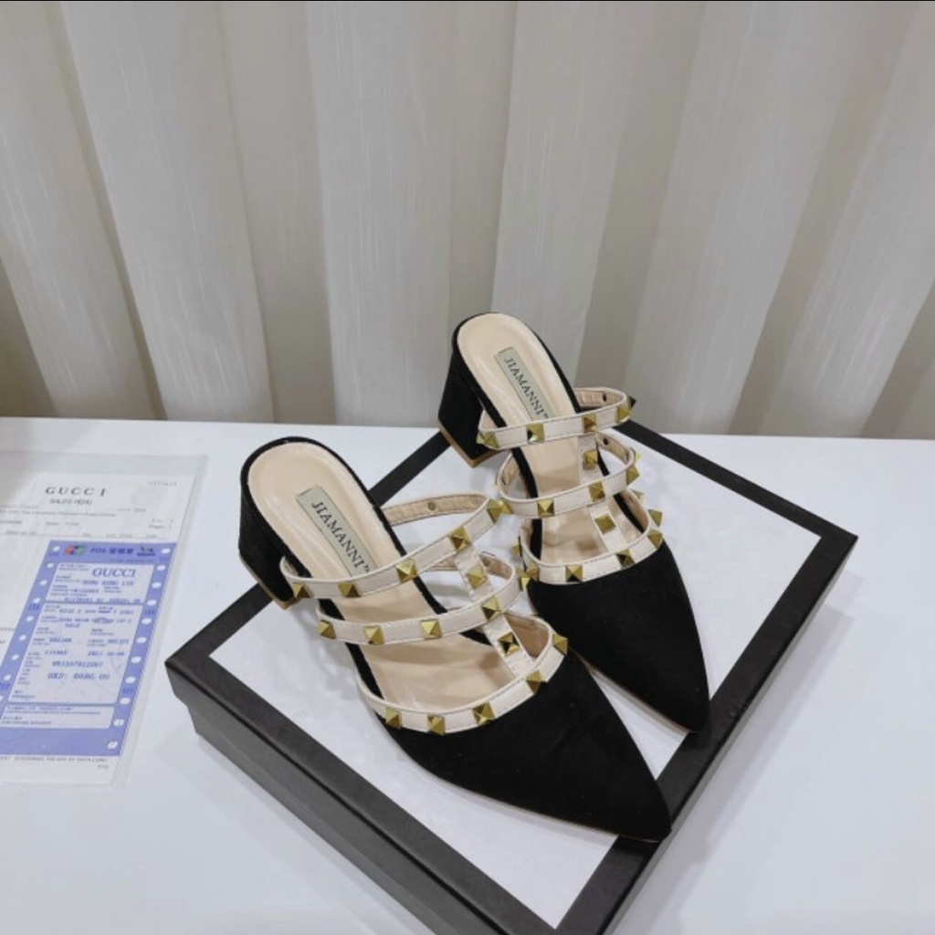 Giày Cao Gót Mũi Nhọn Đinh Tán Sandal Nữ 2 Phân Viền Đinh Tán Khoét Eo