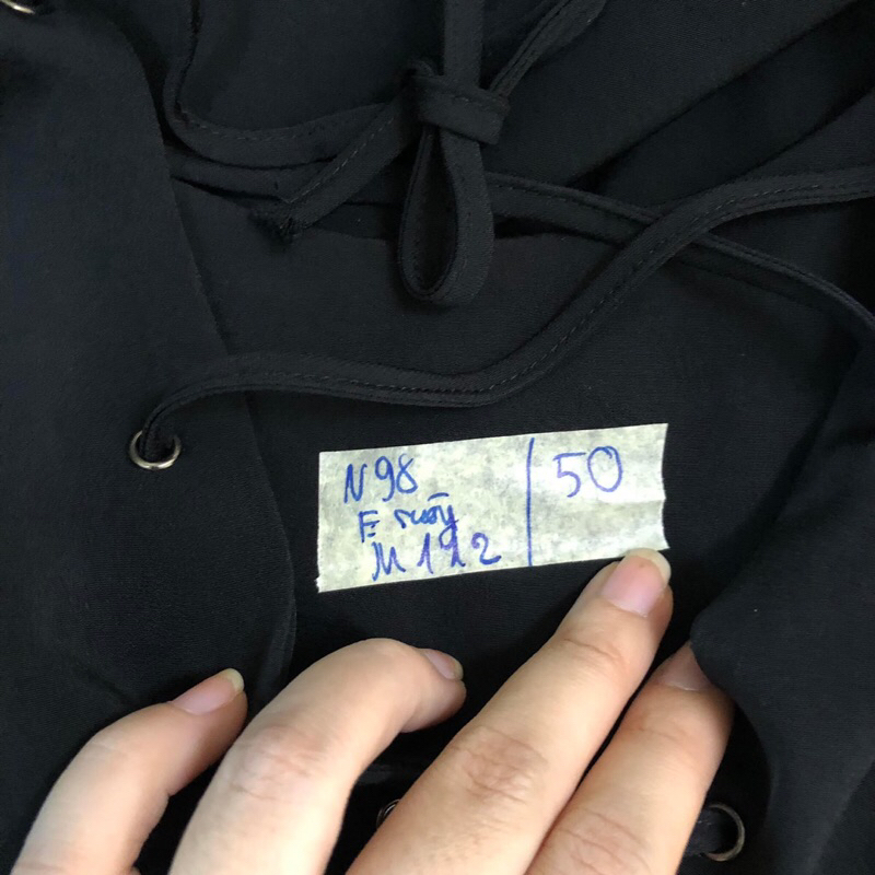 Đầm bigsize đen trơn day chéo 2hand