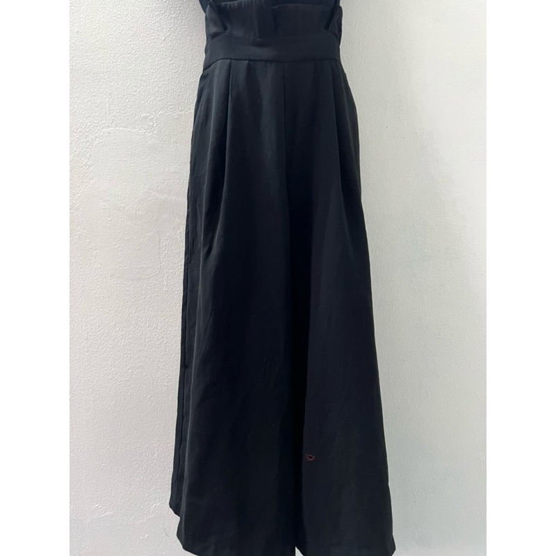 H2360 yếm dây đen si