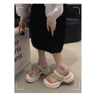 Dép xuồng kẹp ngón cao 5cm em về 2 màu