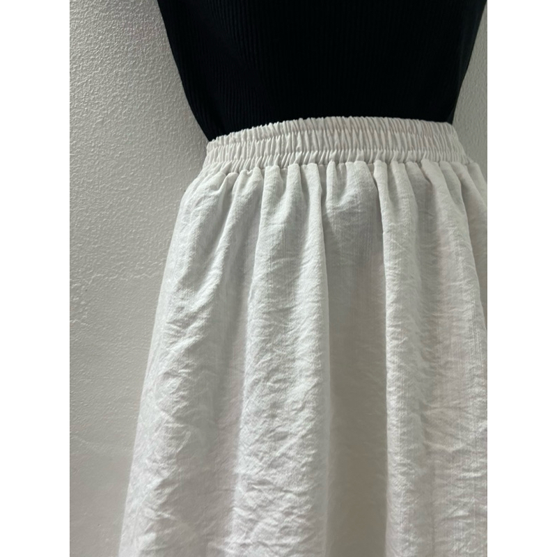 H2363 chân váy trắng xoè si