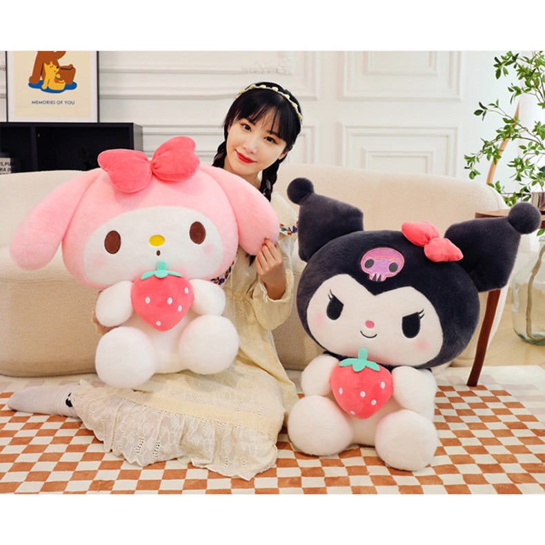 Kuromi ôm dâu, My Melody ôm dâu,gấu bông cao cấp làm quà tặng đủ size