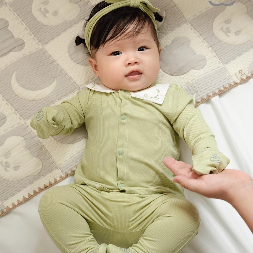 Bộ sơ sinh thu đông hoạ tiết đáng yêu cho bé màu xanh lá quần + áo
