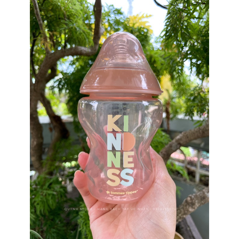 Bình sữa Tommee Tippee 260ml mẫu Kindness tách set
