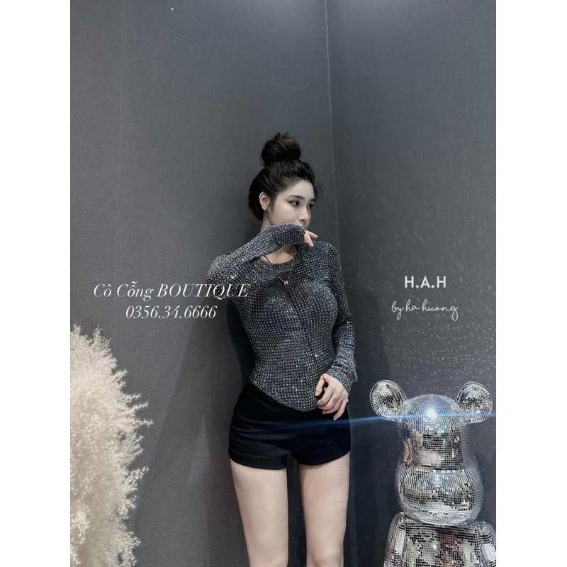 Áo thun nhũ đính đá