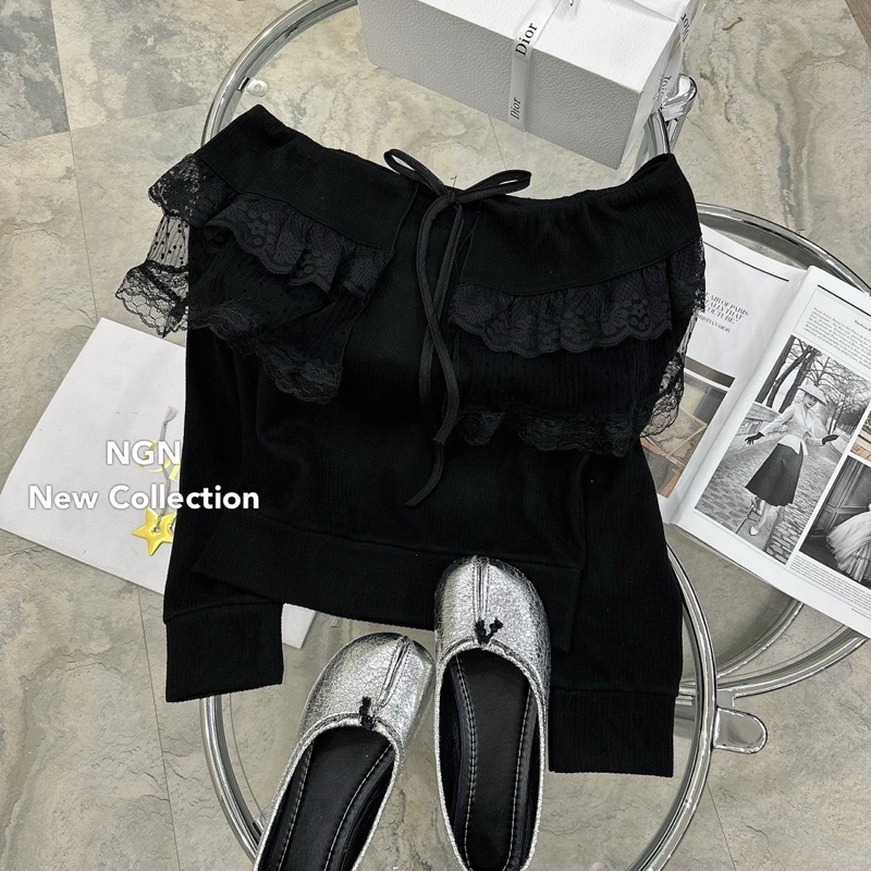 Áo len trễ vai phối ren chấm bi