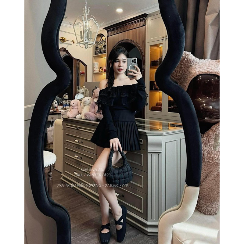 Áo len trễ vai phối ren chấm bi