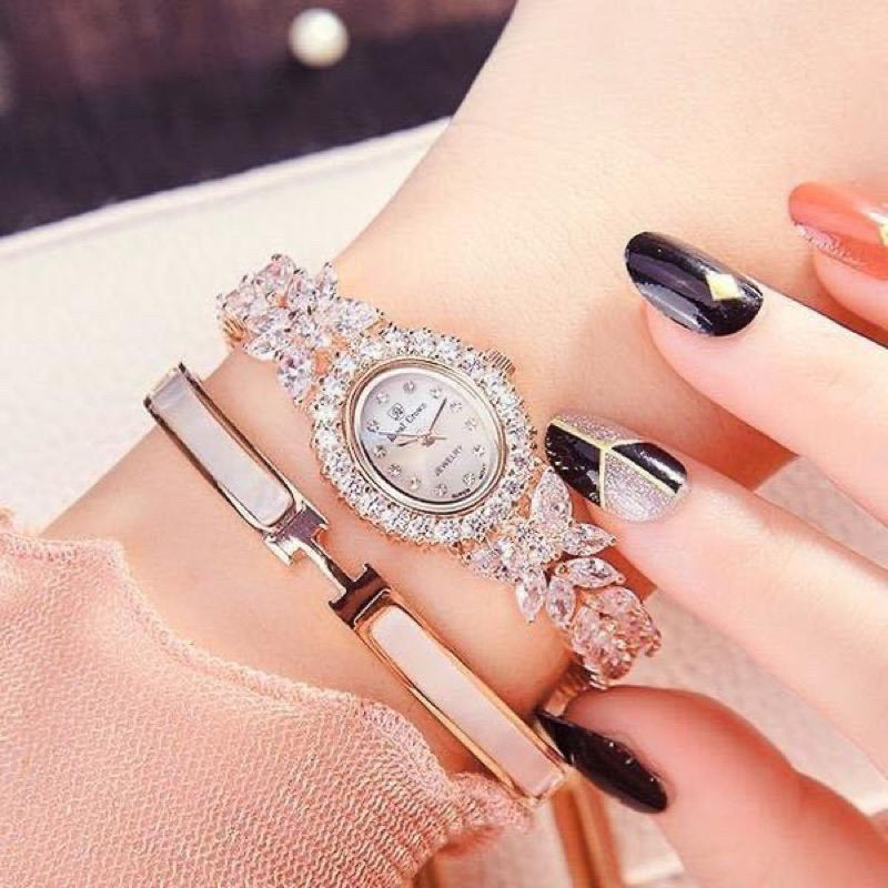 Đồng hồ nữ Royal Crown 2527 mặt ovan dây kim loại đính đá chính hãng