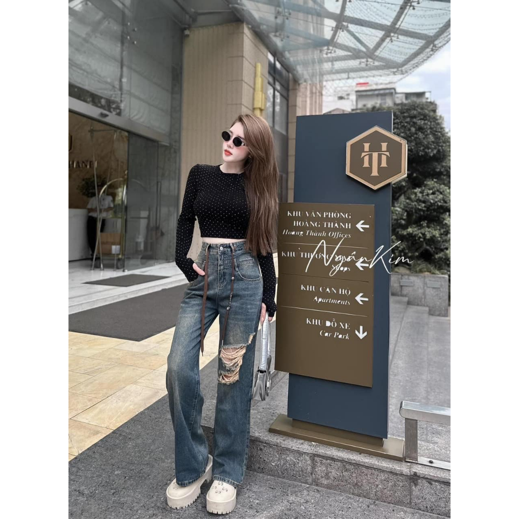 Áo cổ tròn đính đá croptop dài tay 2 màu xinh