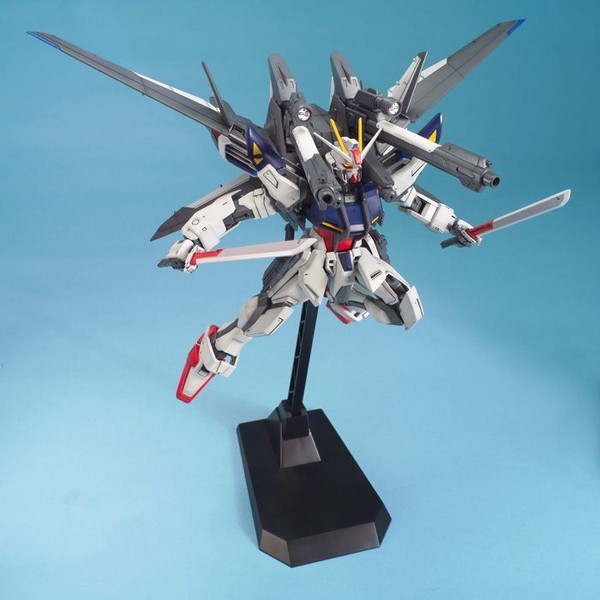Mô Hình Lắp Ráp MG STRIKE LUCAS E 1/100 Gundam Bandai Master Grade Đồ Chơi