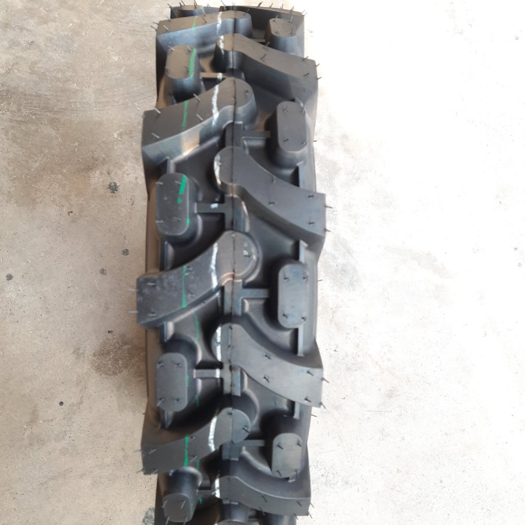 1 Vỏ,lốp gai  500-12 loại tàu xịn  dùng ráp cho các loại mâm,lazang 400,450,500-12