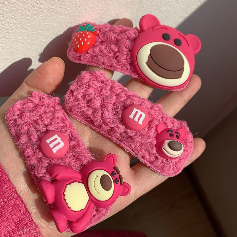 Kẹp tóc mái lông cừu giả hoạt hình màu hồng gấu lotso đáng yêu, kẹp tóc hottrend mới 2023.