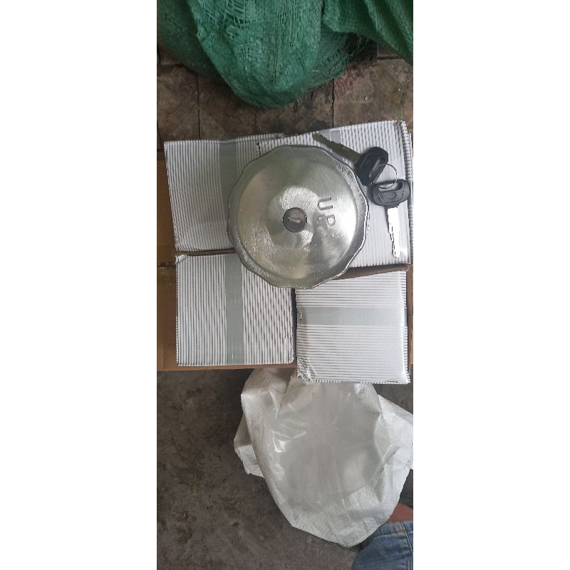 Nắp thùng dầu Hino 500