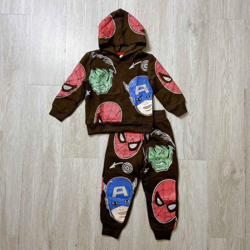 Bộ nỉ HM cho bé trai màu nâu họa tiết marvel hoodie có mũ size 2-6 tuổi