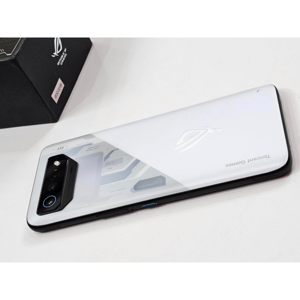 Điện thoại Asus ROG Phone 7  Pin 6.000 mAh, Snapdragon 8+ Gen 2