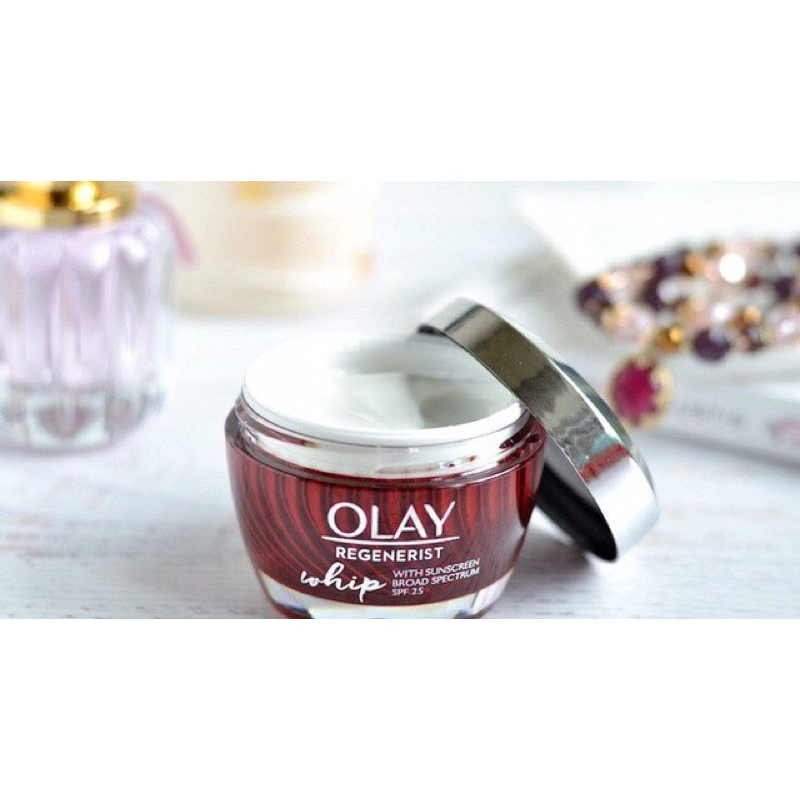 Kem dưỡng da chống lão hóa Olay Regenerist Whip SPF25 Hàng Nhập USA