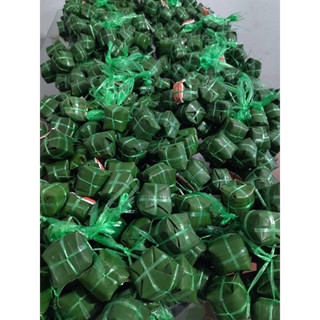 Nem chua Lai Vung gói lá chuối