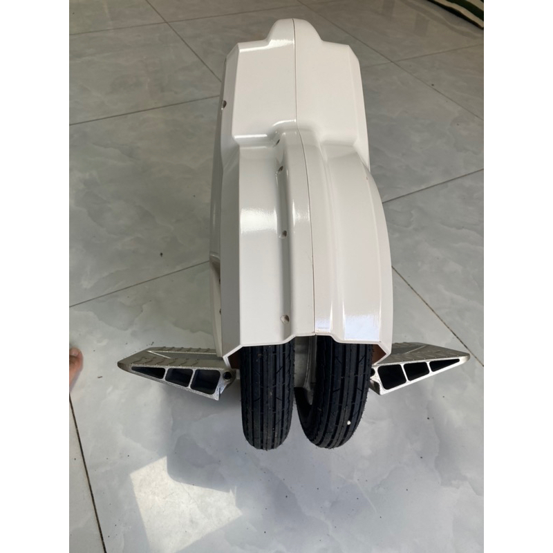 XE ĐIỆN CÂN BẰNG 1 BÁNH đôi hàng trưng bày mới 98%