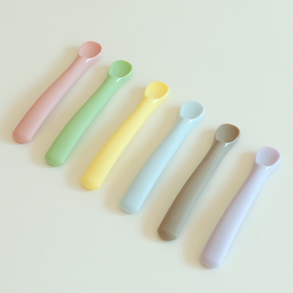 Thìa ăn dặm cho bé Dailylike BonBon 2 giai đoạn kèm hộp đụng