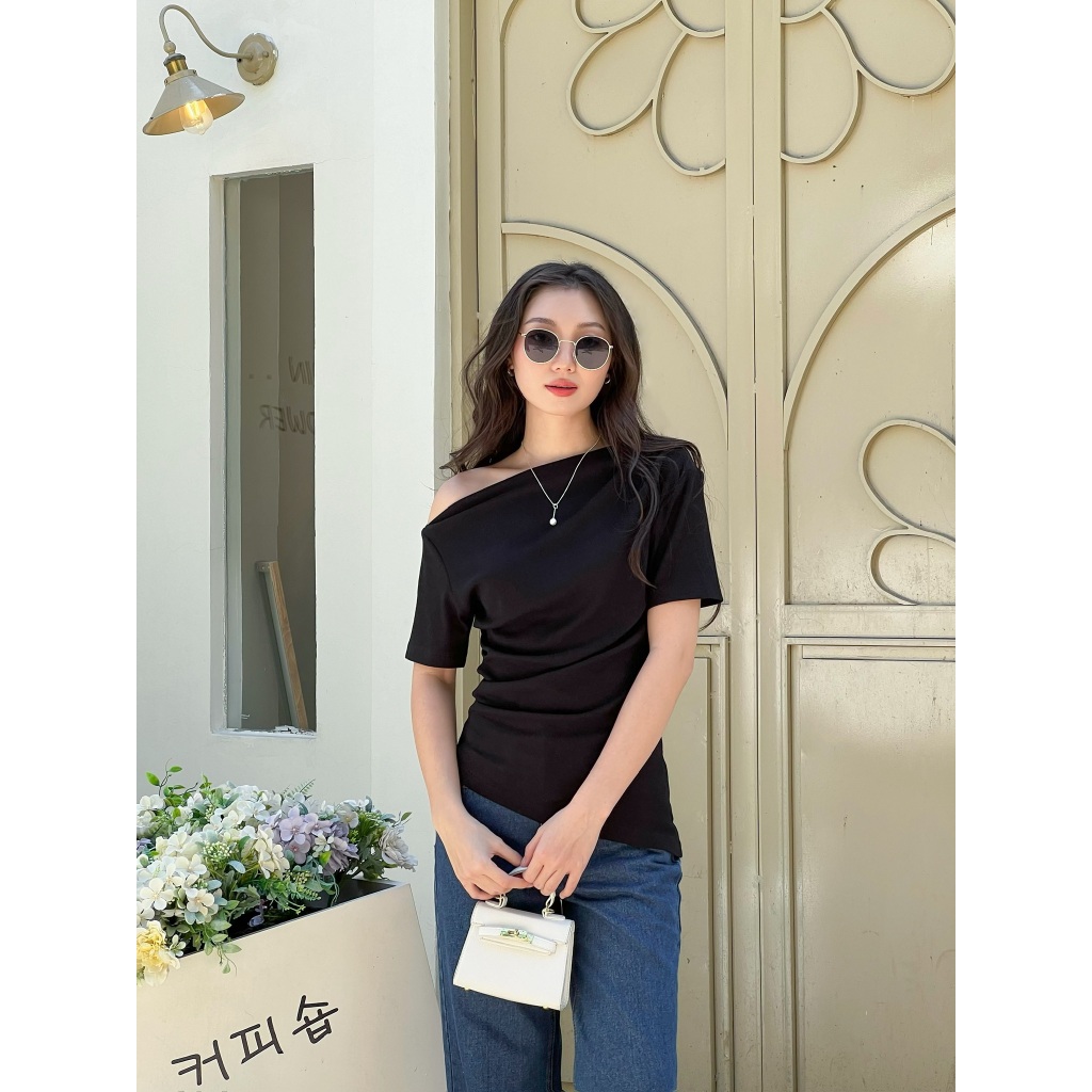 Áo thun tay ôm tay ngắn xếp ly tà xéo Side Sleeve Top Maxy Workshop
