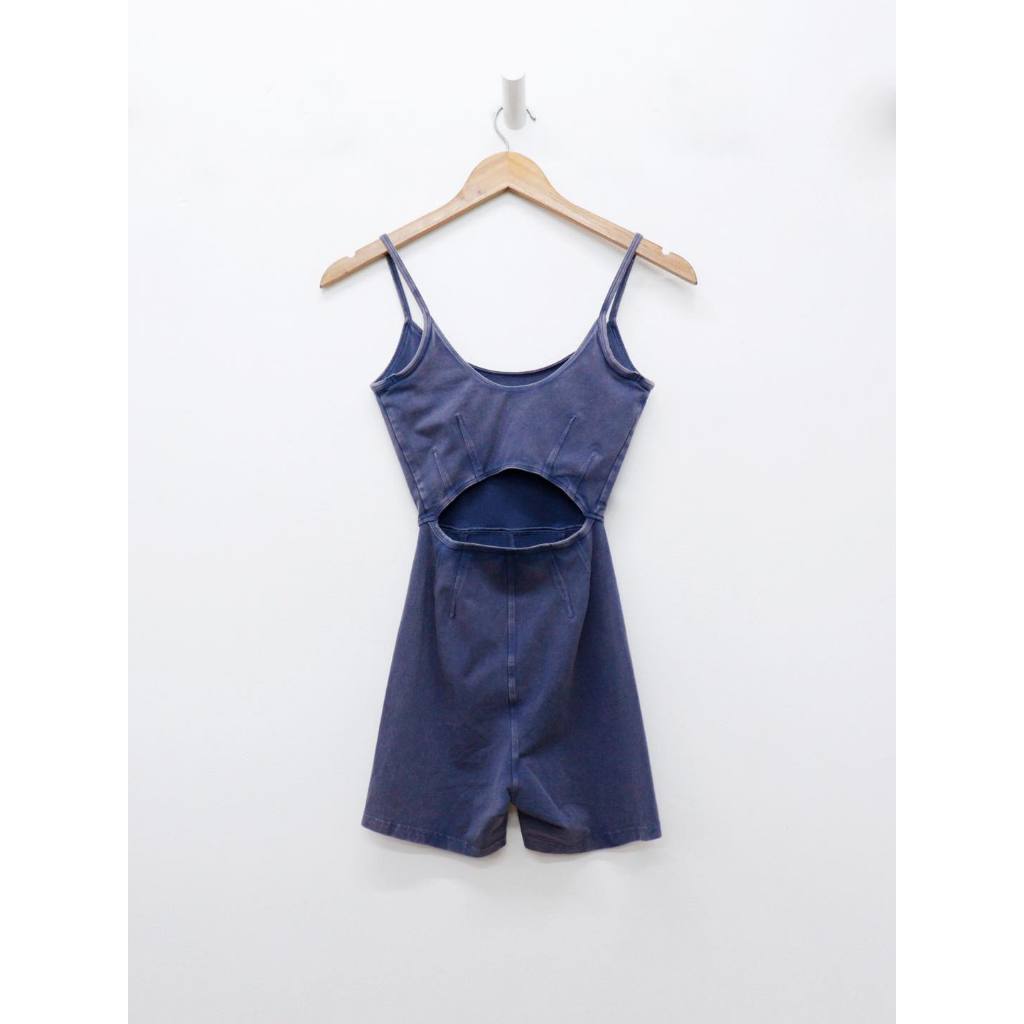 C3534 - Romper 2 dây thun khoét sau wash
