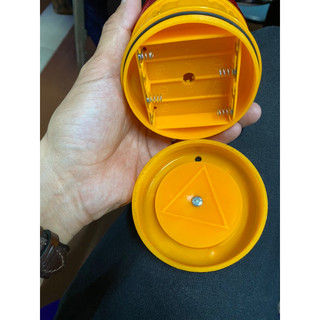 Đèn cảnh báo dùng 4 pin đế nam châm