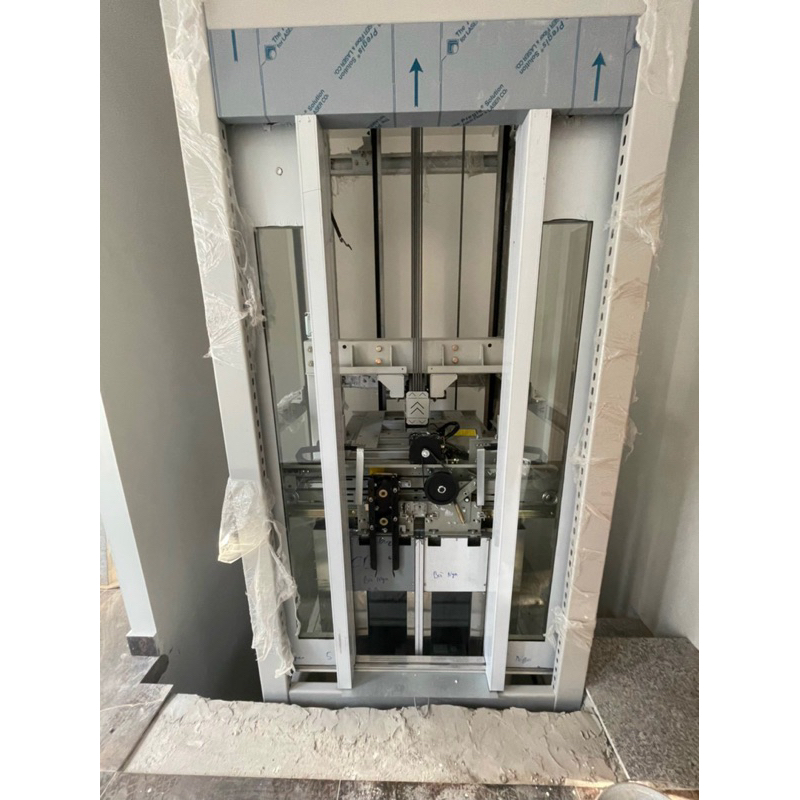 Thang máy kính quan sát