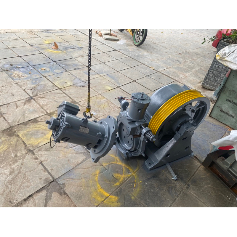 Máy kéo thang máy,thang hàng 1000kg