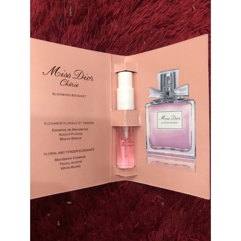 Nước hoa dùng thử