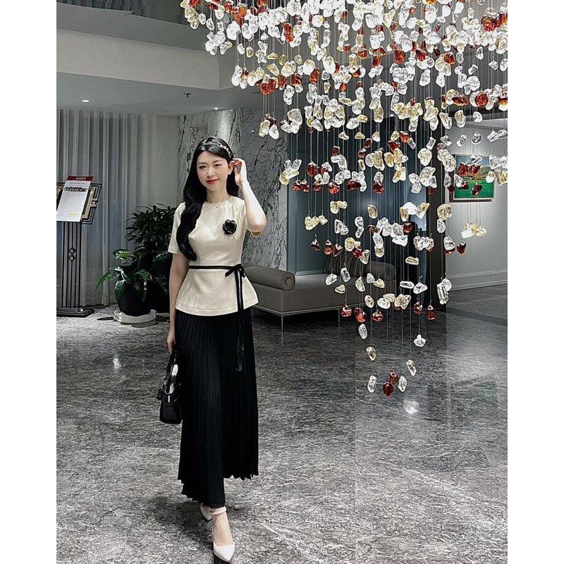 Set 2 chi tiết chân váy kèm áo hàng thiết kế
