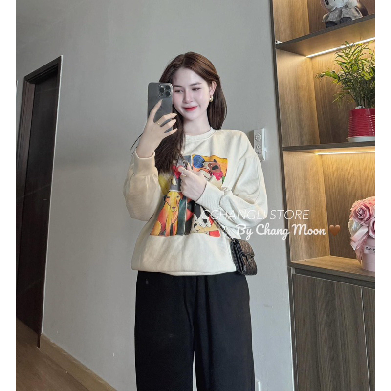 Set Áo Tăm Thun Kem Dài Tay In Hoạt Hình Phối Quần Thụng Đen Bo Gấu