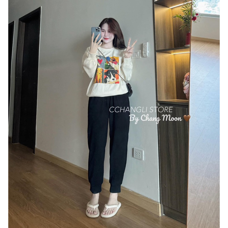 Set Áo Tăm Thun Kem Dài Tay In Hoạt Hình Phối Quần Thụng Đen Bo Gấu