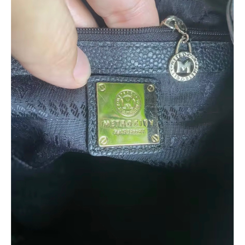 Túi si hiệu METROCITY của Ý dáng bucket da cartier thật
