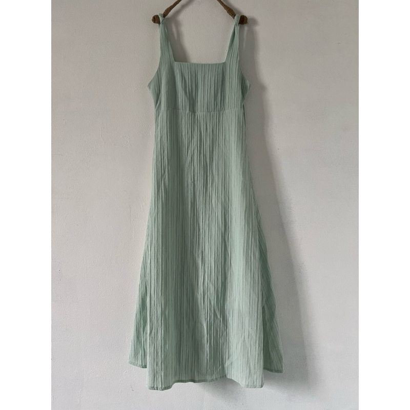 H2382 váy dây nữ si