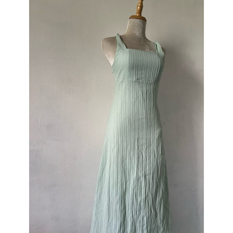 H2382 váy dây nữ si