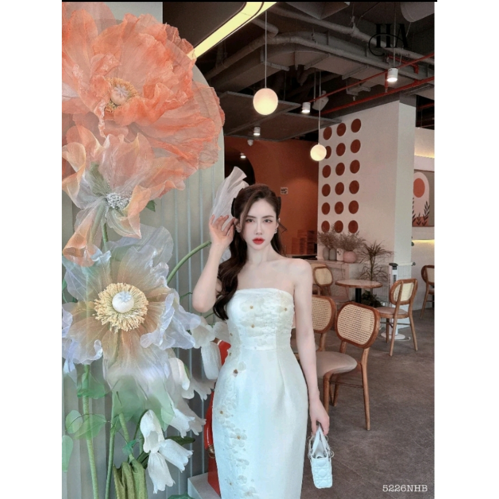 VÁY TIỆC CHẤT ÁNH KIM ĐÍNH HOA DÁNG DÀI SANG CẢNH