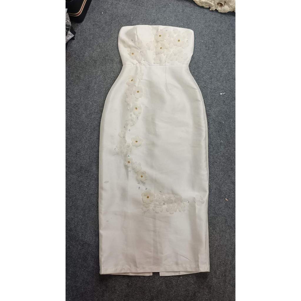 VÁY TIỆC CHẤT ÁNH KIM ĐÍNH HOA DÁNG DÀI SANG CẢNH