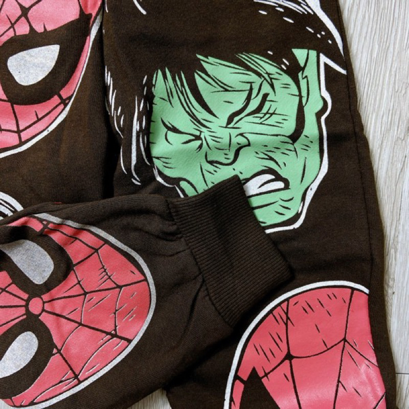 Bộ nỉ HM cho bé trai màu nâu họa tiết marvel hoodie có mũ size 2-6 tuổi