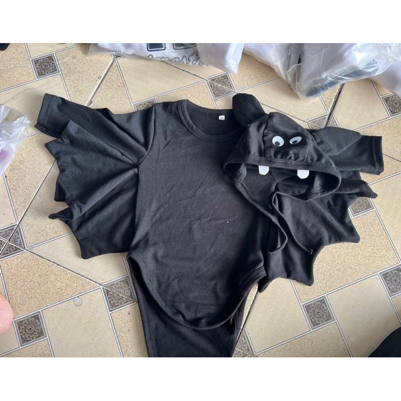 BLACK Body cánh dơi đen tặng mũ cho bé