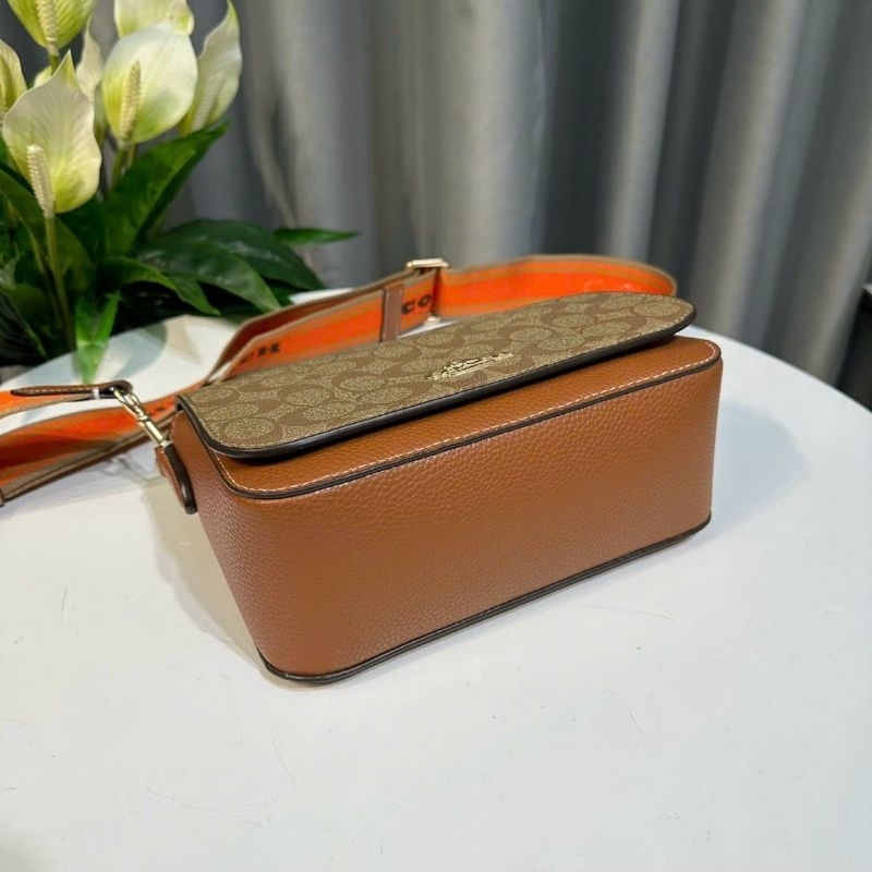✨✨Logan Messenger In Signature Canvas✨✨CH483🌟Mẫu túi coach đơn giản dễ phối
