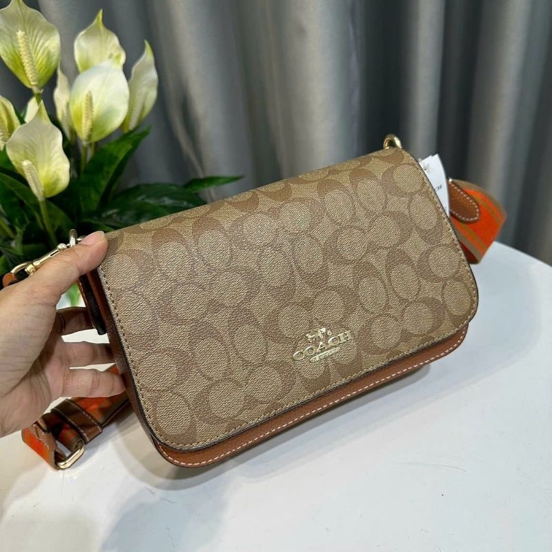 ✨✨Logan Messenger In Signature Canvas✨✨CH483🌟Mẫu túi coach đơn giản dễ phối