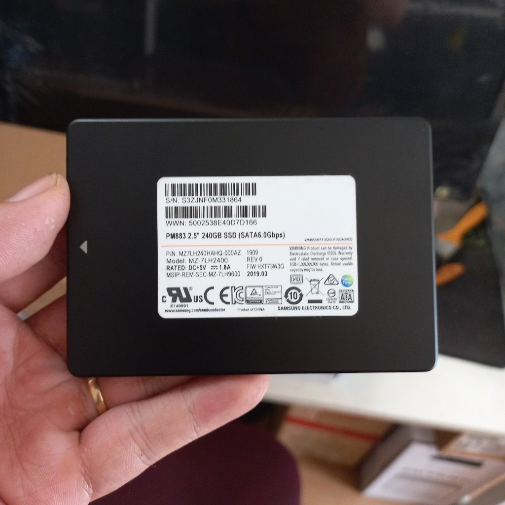 Ổ cứng SSD Samsung 240G PM883 2.5-Inch SATA 3 - Dòng SSD Enterprise chuyên Sever bền bỉ New 100%