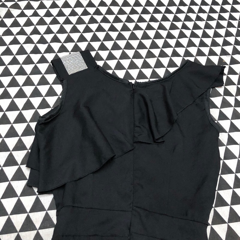 Jumpsuit đen lệch vai kiểu 2hand